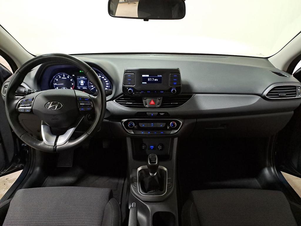 Hyundai i30 1.5 DPI Essence 7