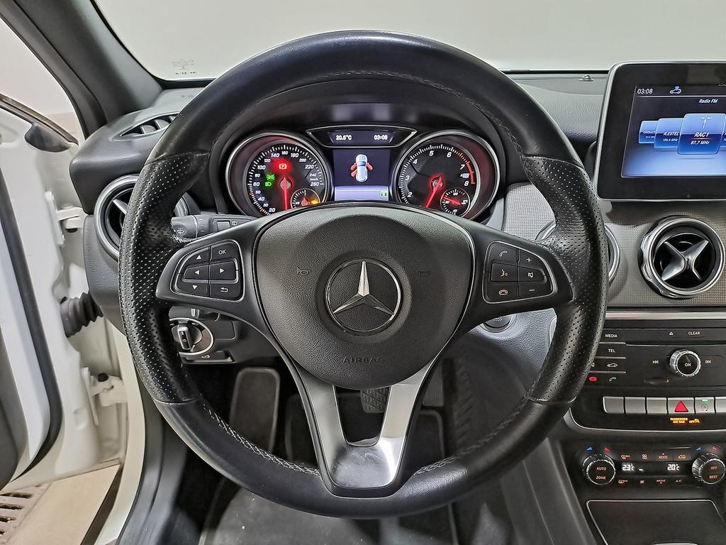 Mercedes GLA GLA 180 19