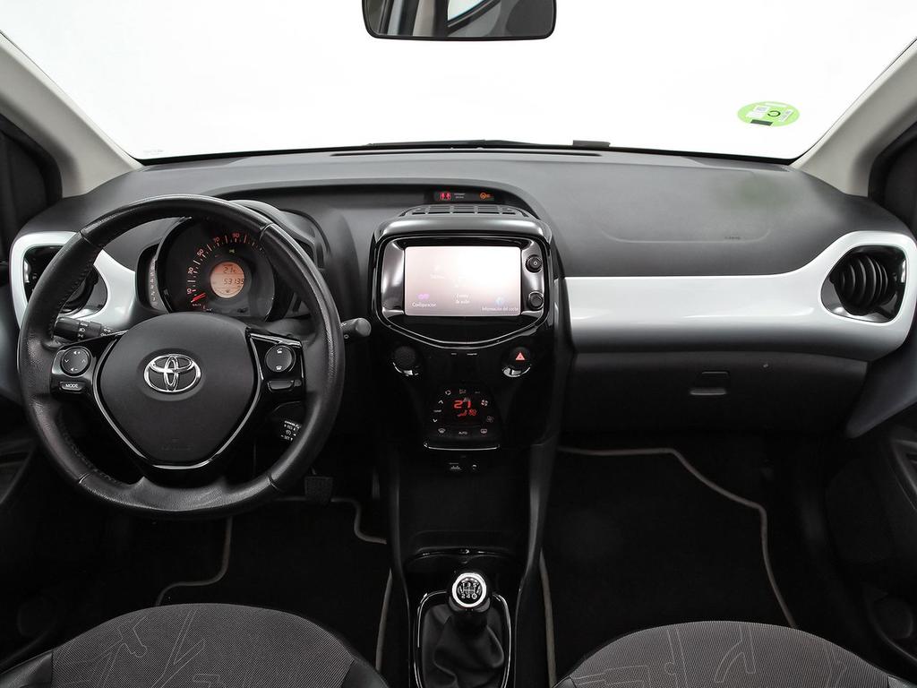 Toyota Aygo 1.0 70 x-play business 6