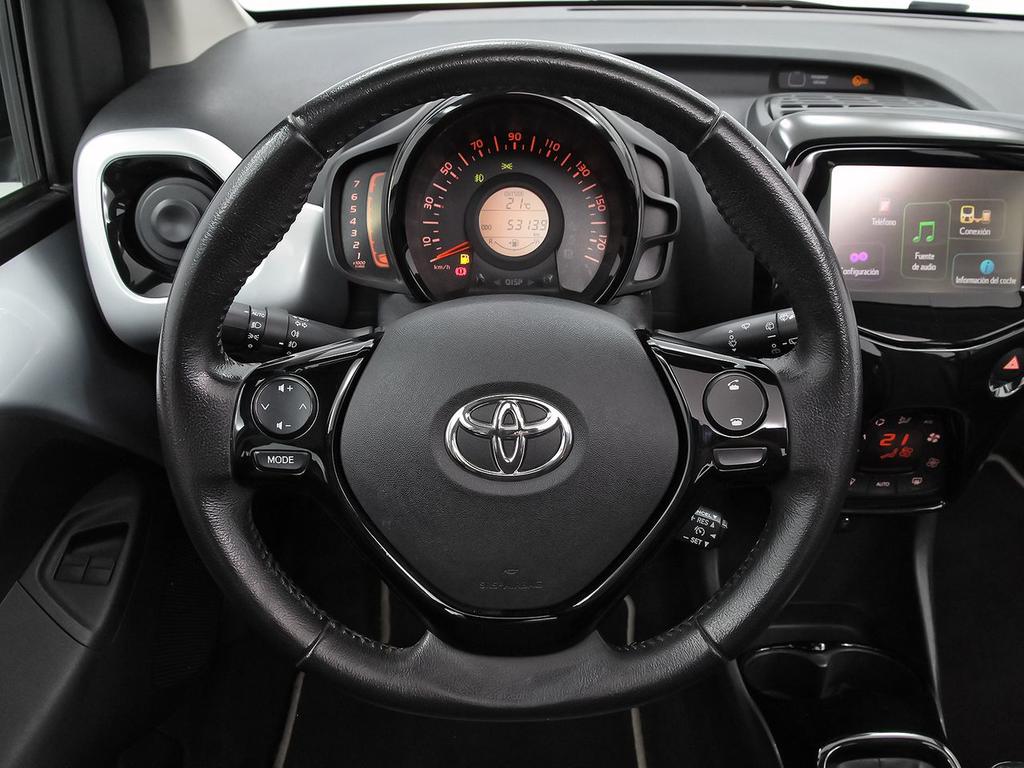 Toyota Aygo 1.0 70 x-play business 21