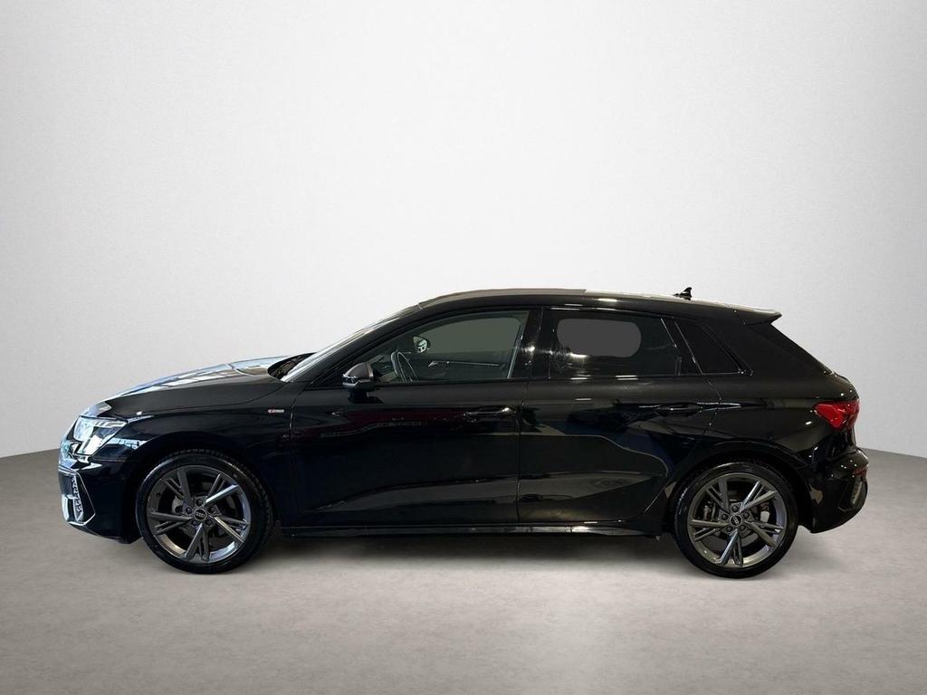 Audi A3 Sportback Black line edit 35 TFSI 110kW 4