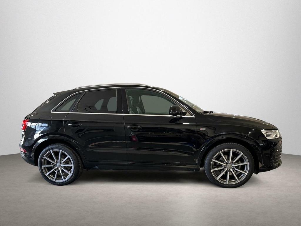 Audi Q3 Black line ed 2.0 TFSI 132kW quatt S tro 3