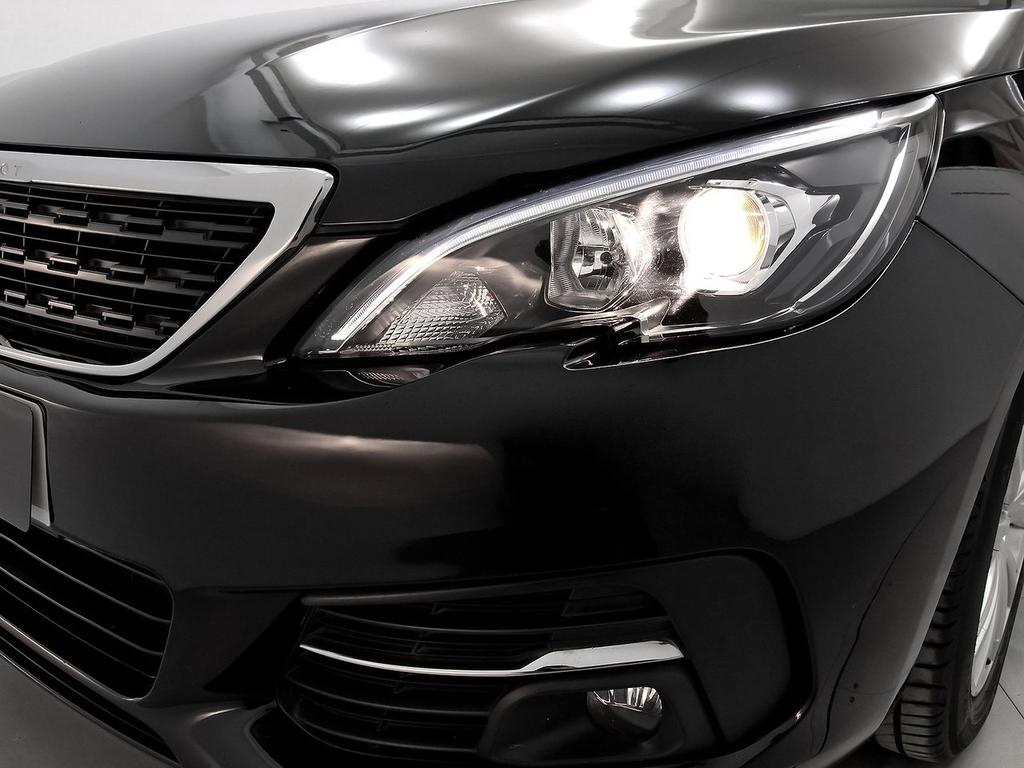 Peugeot 308 W Style BlueHDi 100 S&S 6 Vel. MAN 31