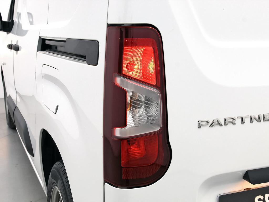 Peugeot Partner VAN 1.5 BLUEHDI 100 PRO STANDARD 600KG 3P 29