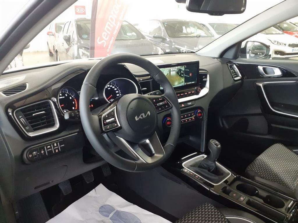 Kia XCeed 1.0 T-GDi Tech 88kW (120CV) 23