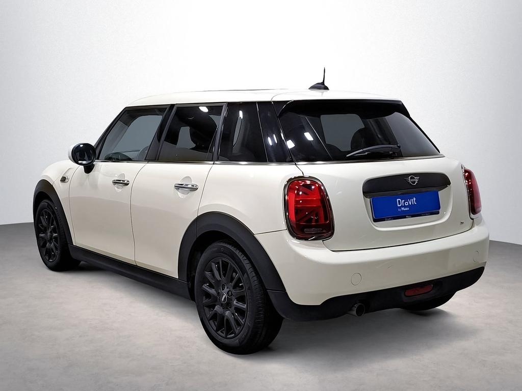 MINI Cooper ONE 5 PUERTAS 2