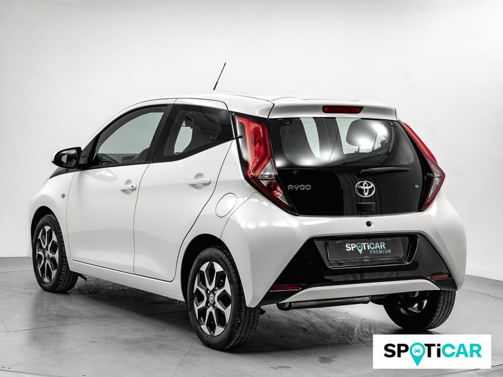 Toyota Aygo 1.0 70 x-play 2