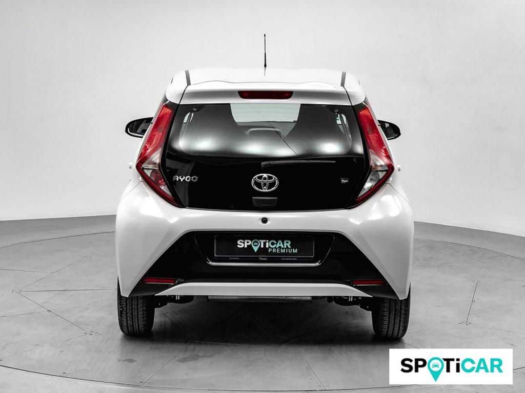 Toyota Aygo 1.0 70 x-play 6