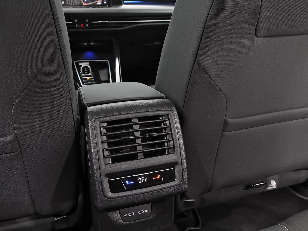 Volkswagen Golf eHybrid 1.4 TSI 150kW (204CV) DSG 34