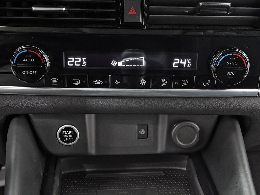 Nissan Qashqai DIG-T 103kW N-Connecta 28