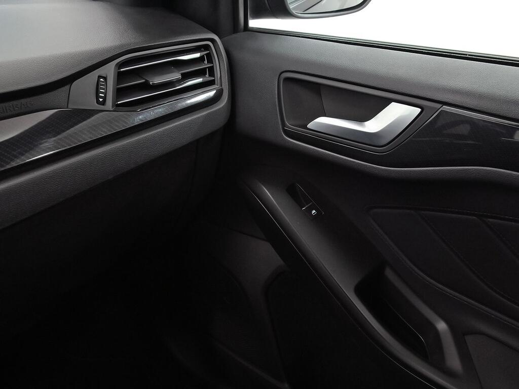 Ford Focus 1.0 Ecoboost MHEV 114kW ST-Line 29