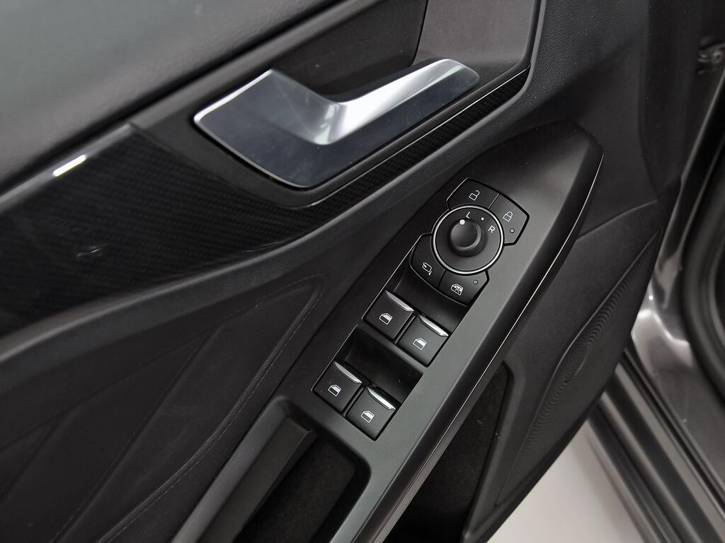 Ford Focus 1.0 Ecoboost MHEV 114kW ST-Line 12