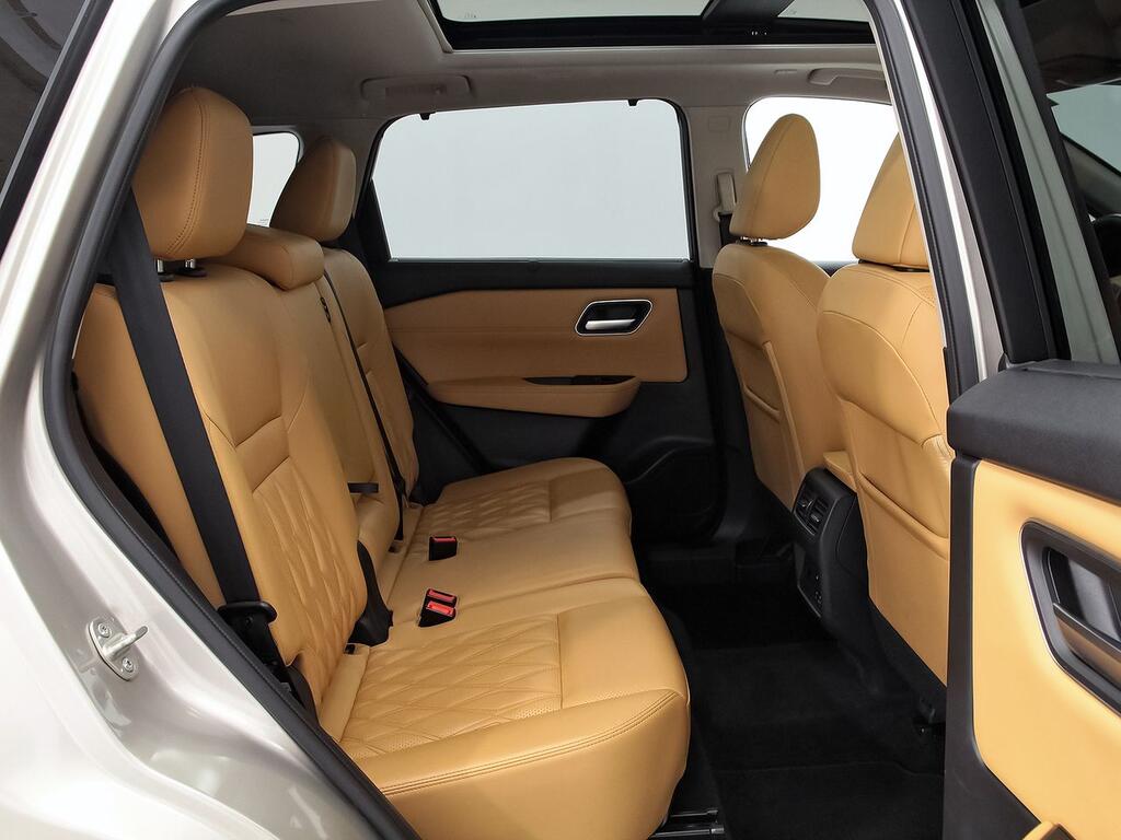 Nissan X-Trail 7pl 1.5 e-4ORCE 158kW 4x4 A/T Tekna+ 8