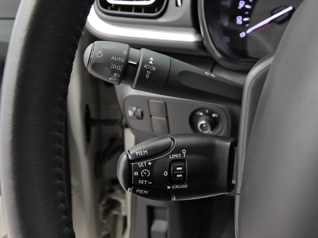 Citroën C3 PureTech 60KW (83CV) Shine 16