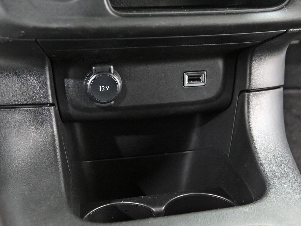 Citroën C3 PureTech 60KW (83CV) Shine 27
