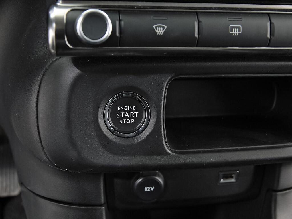 Citroën C3 PureTech 60KW (83CV) Shine 26