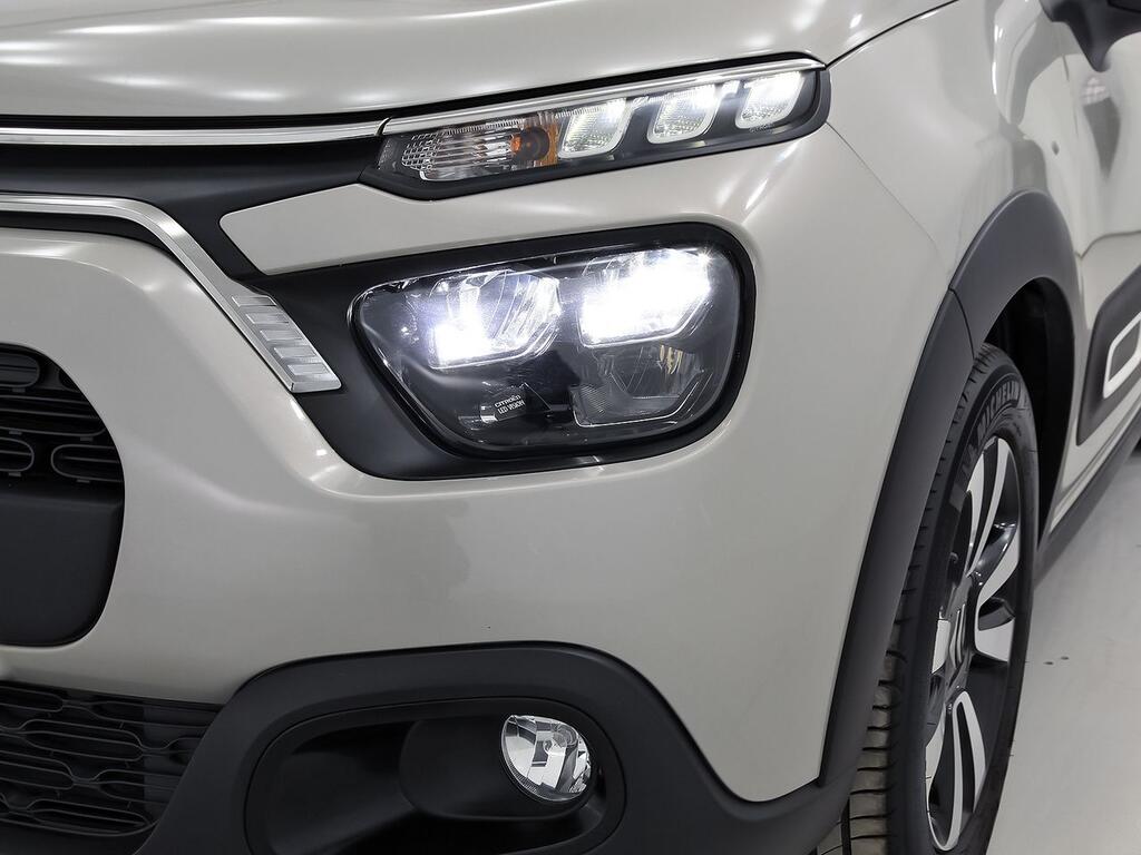 Citroën C3 PureTech 60KW (83CV) Shine 29