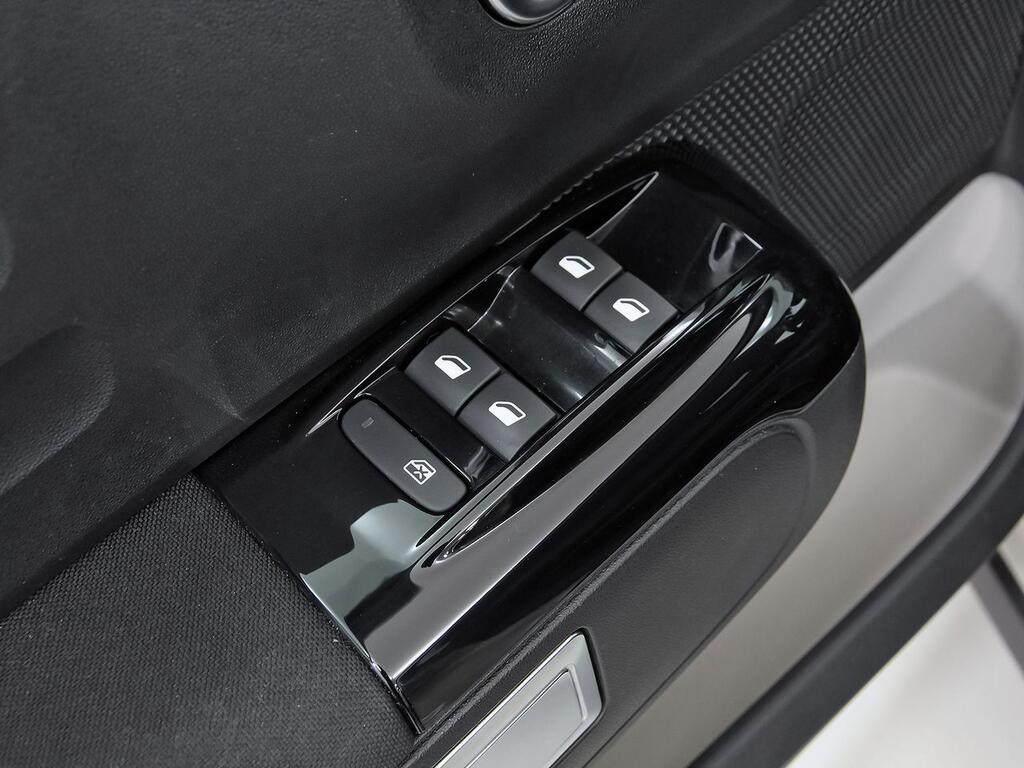 Citroën C3 PureTech 60KW (83CV) Shine 13