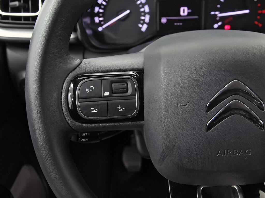 Citroën C3 PureTech 60KW (83CV) Shine 18
