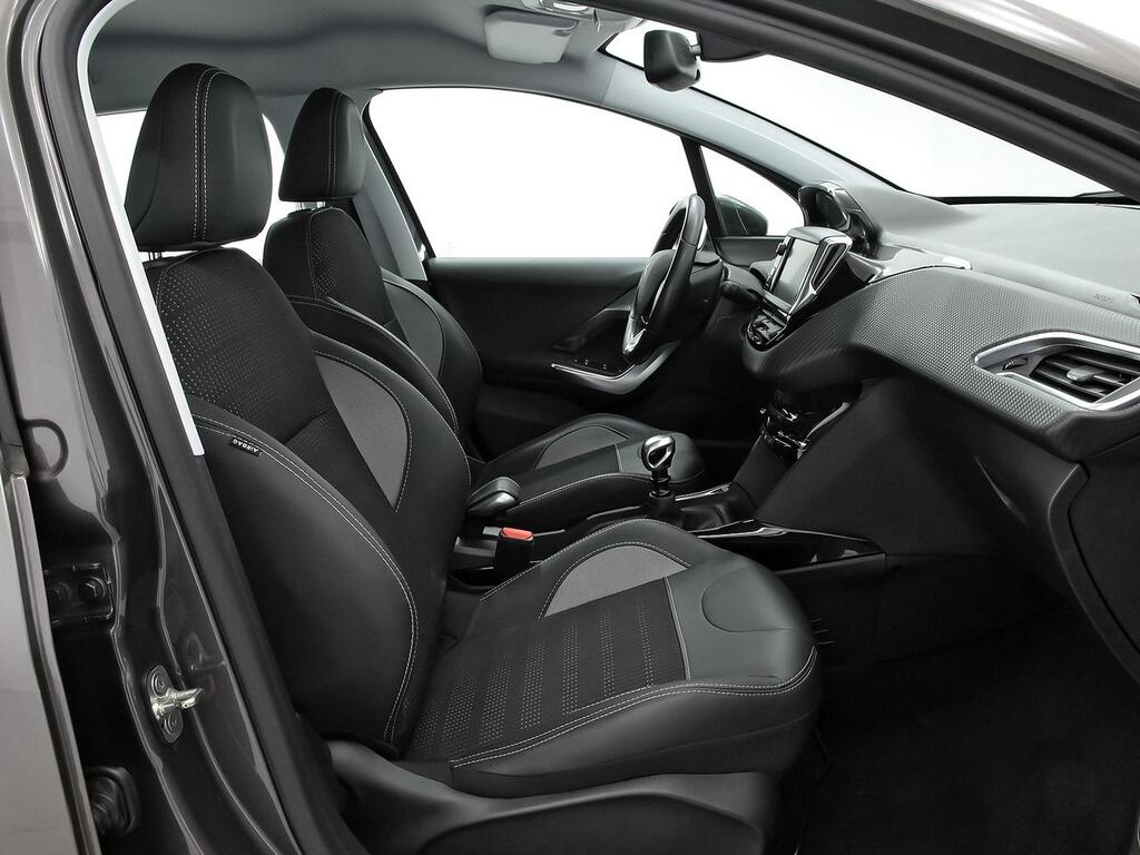 Peugeot 2008 Allure 1.2 PureTech 96KW (130CV) 5