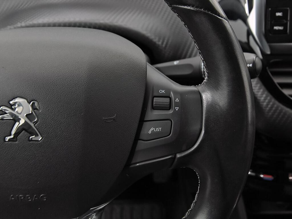 Peugeot 2008 Allure 1.2 PureTech 96KW (130CV) 16