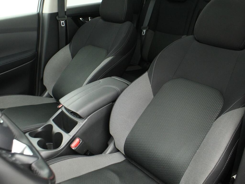 Nissan Qashqai DIG-T 103 kW (140 CV) E6D N-CONNECTA 23
