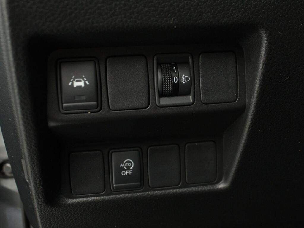 Nissan Qashqai DIG-T 103 kW (140 CV) E6D N-CONNECTA 11