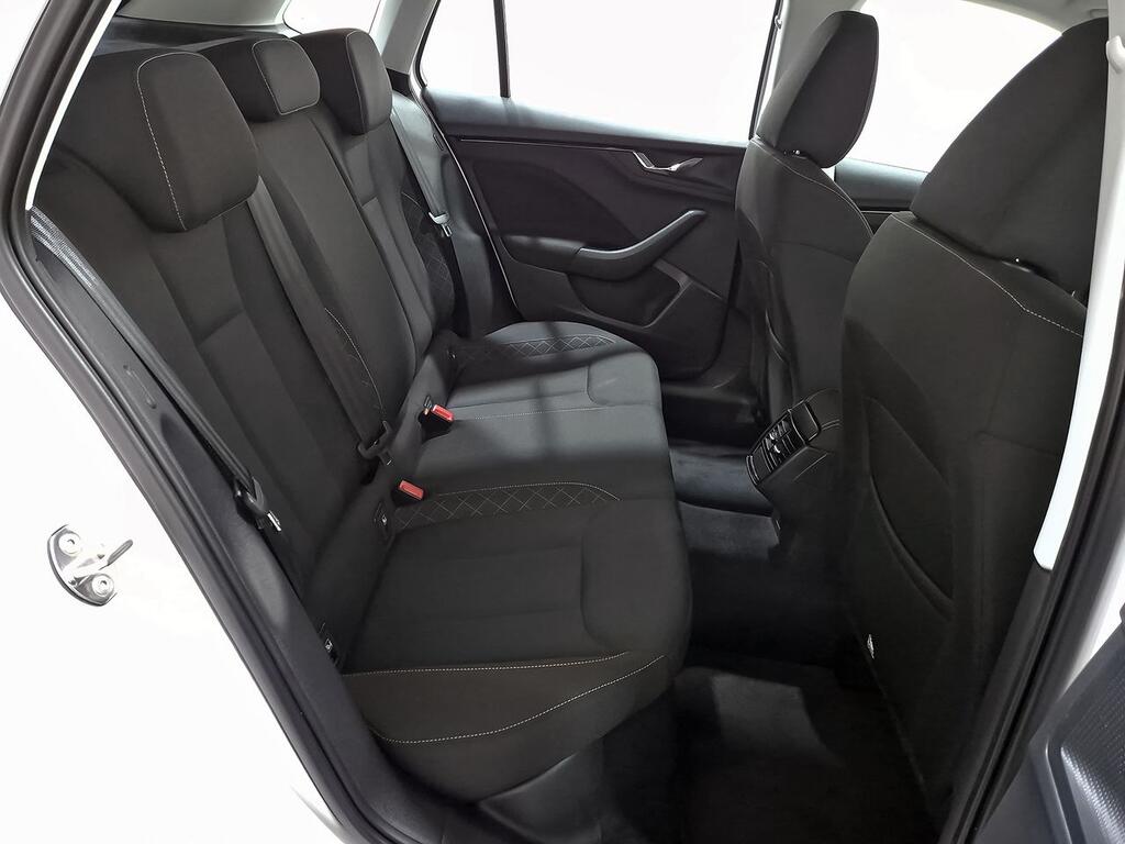 Skoda Kamiq 1.0 TSI 81kW (110CV) DSG Scout 8