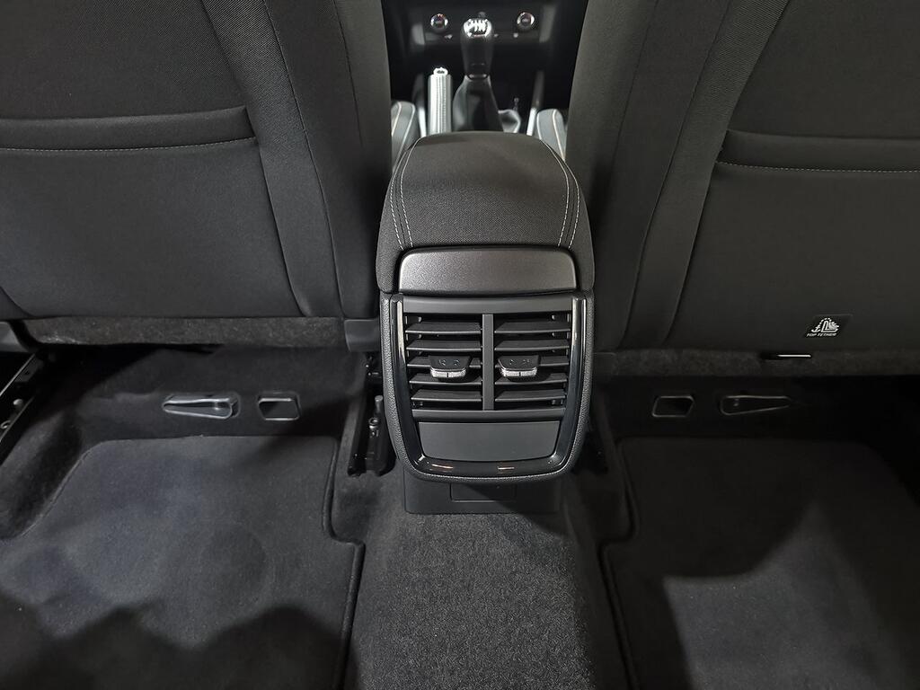 Skoda Kamiq 1.0 TSI 81kW (110CV) Emotion 32