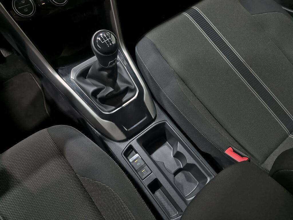 Volkswagen T-Roc Advance R-Line 1.0 TSI 81kW (110CV) 29