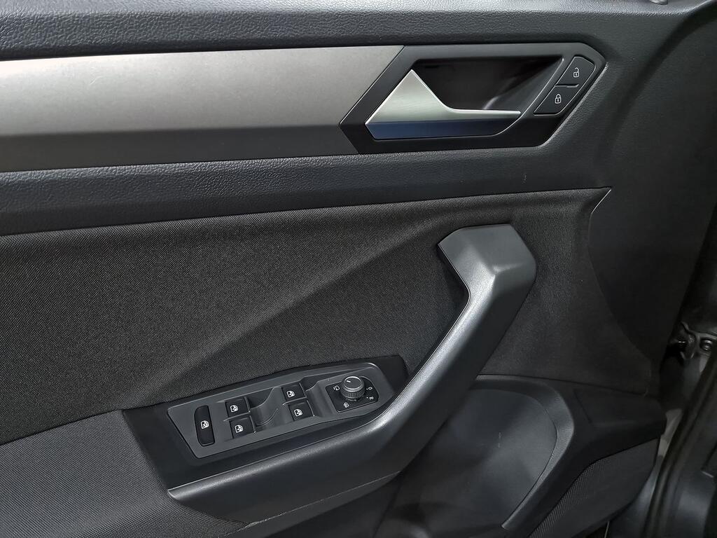 Volkswagen T-Roc Advance R-Line 1.0 TSI 81kW (110CV) 32