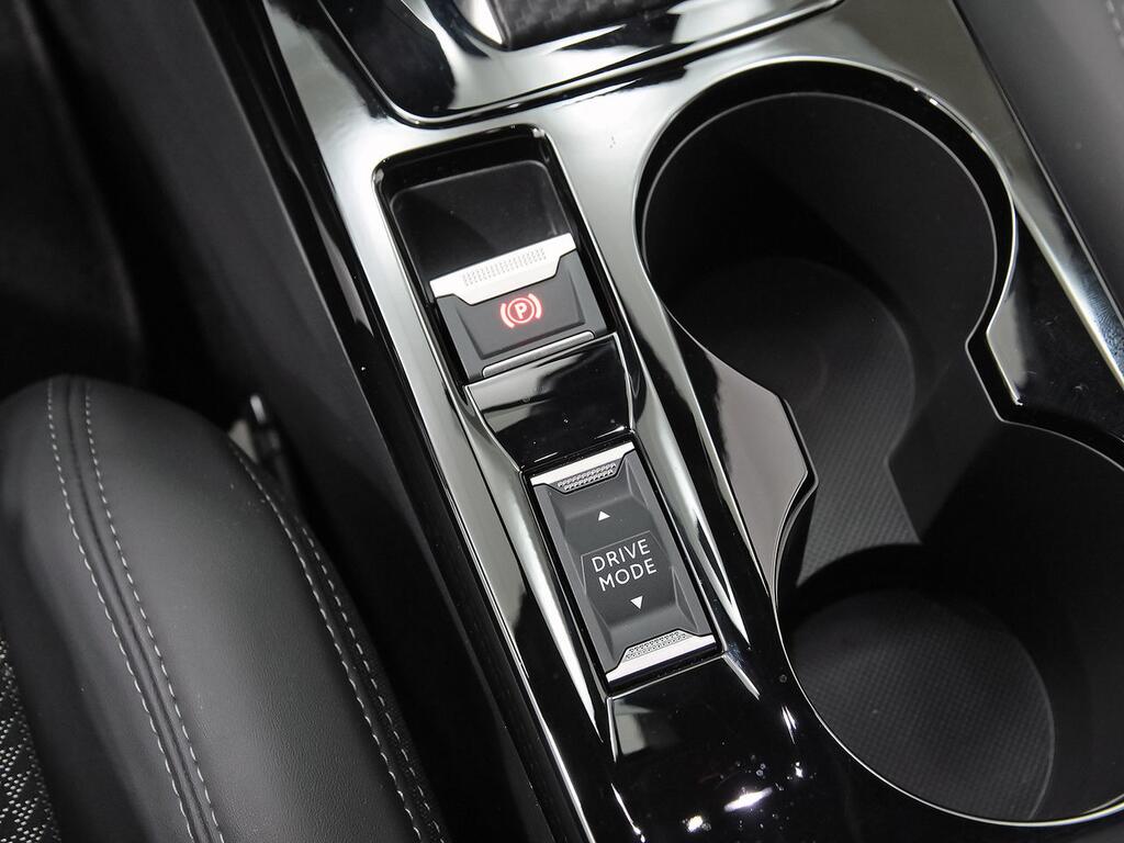 Peugeot 2008 GT Puretech 130 S&S EAT8 30