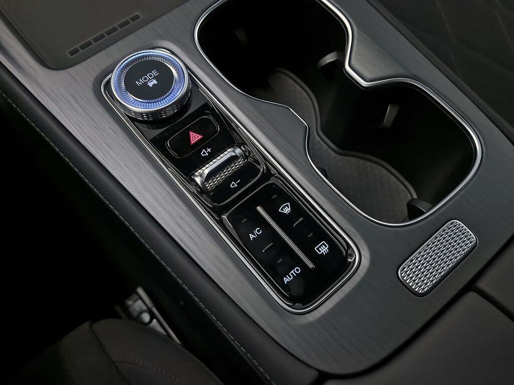 Ebro S800 1.6 TGDI Luxury 7 DCT 31
