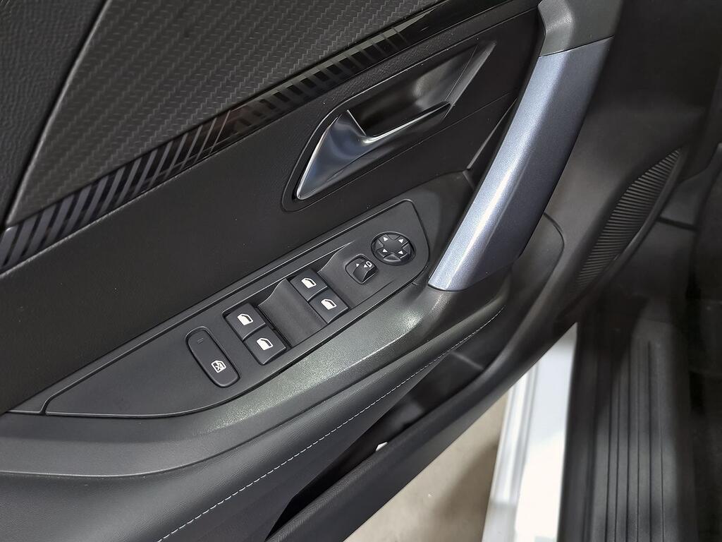 Peugeot 2008 Allure Puretech 130 S&S BVM6 9