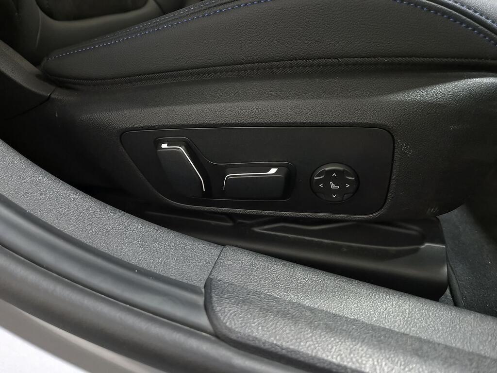 BMW Serie 3 318d Auto.Touring 11