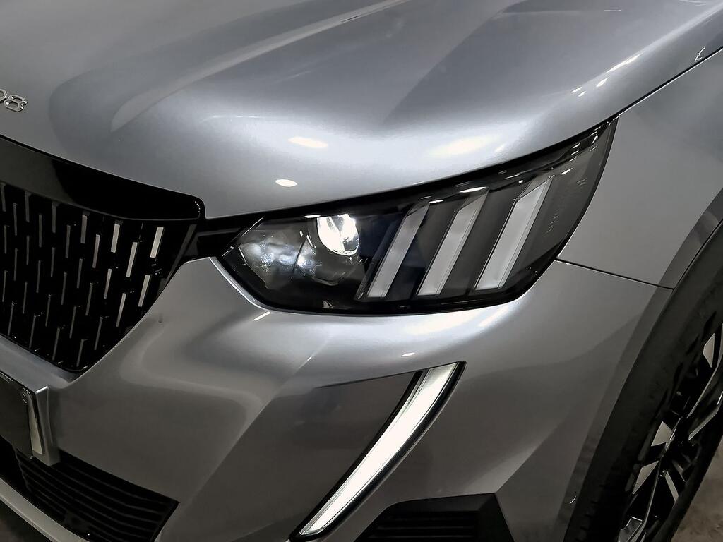 Peugeot 2008 GT Puretech 130 S&S 6 Vel. MAN 31