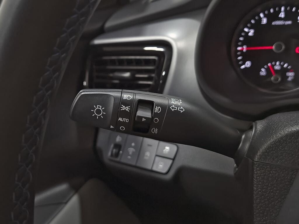 Kia Stonic 1.0 T-GDi 74kW MHEV MT Style Edition 14