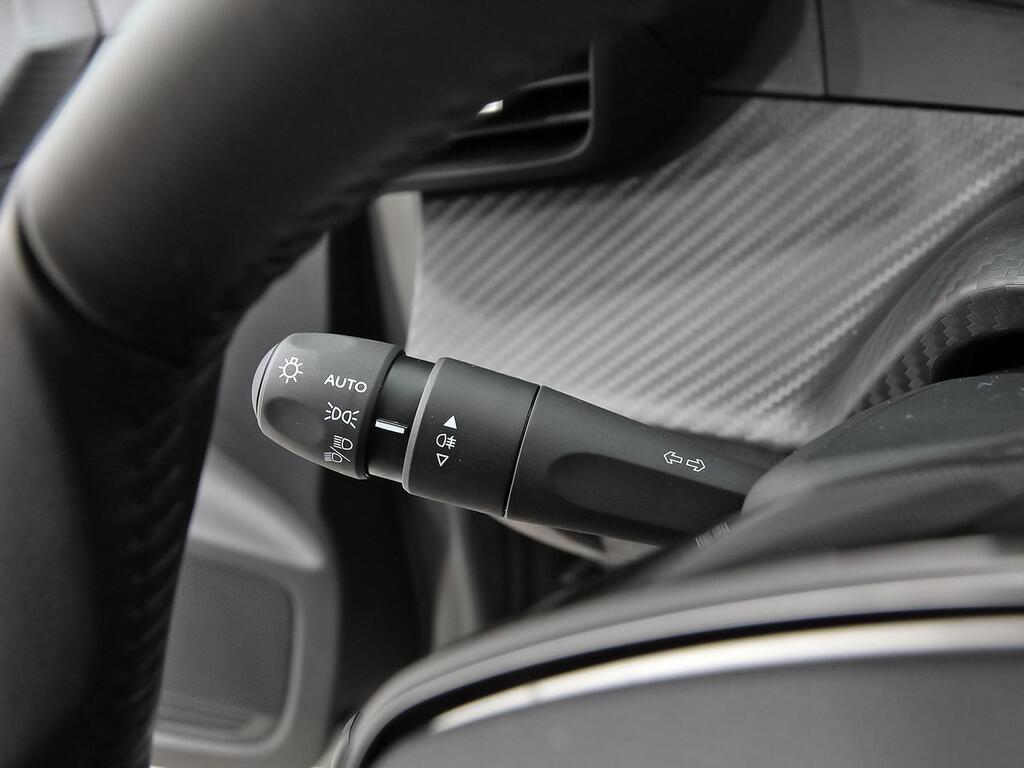 Peugeot 208 Active Puretech 100 14