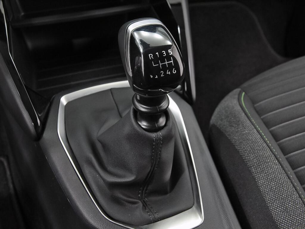 Peugeot 208 Active Puretech 100 32
