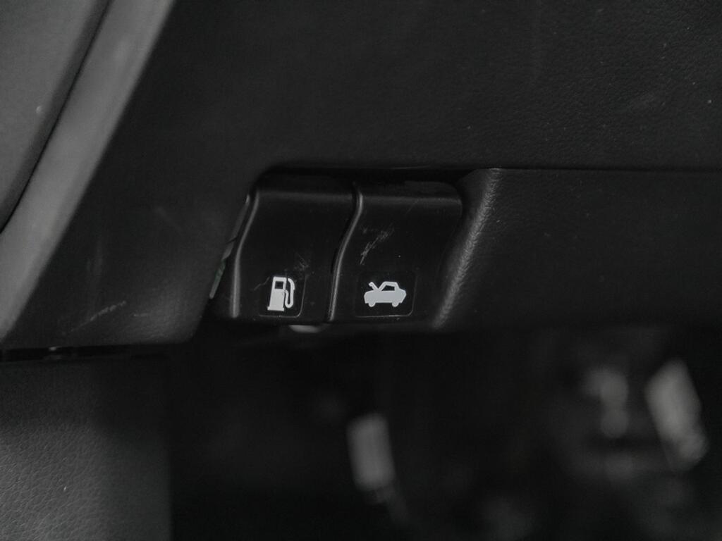 Nissan Qashqai DIG-T 103 kW (140 CV) E6D N-CONNECTA 28
