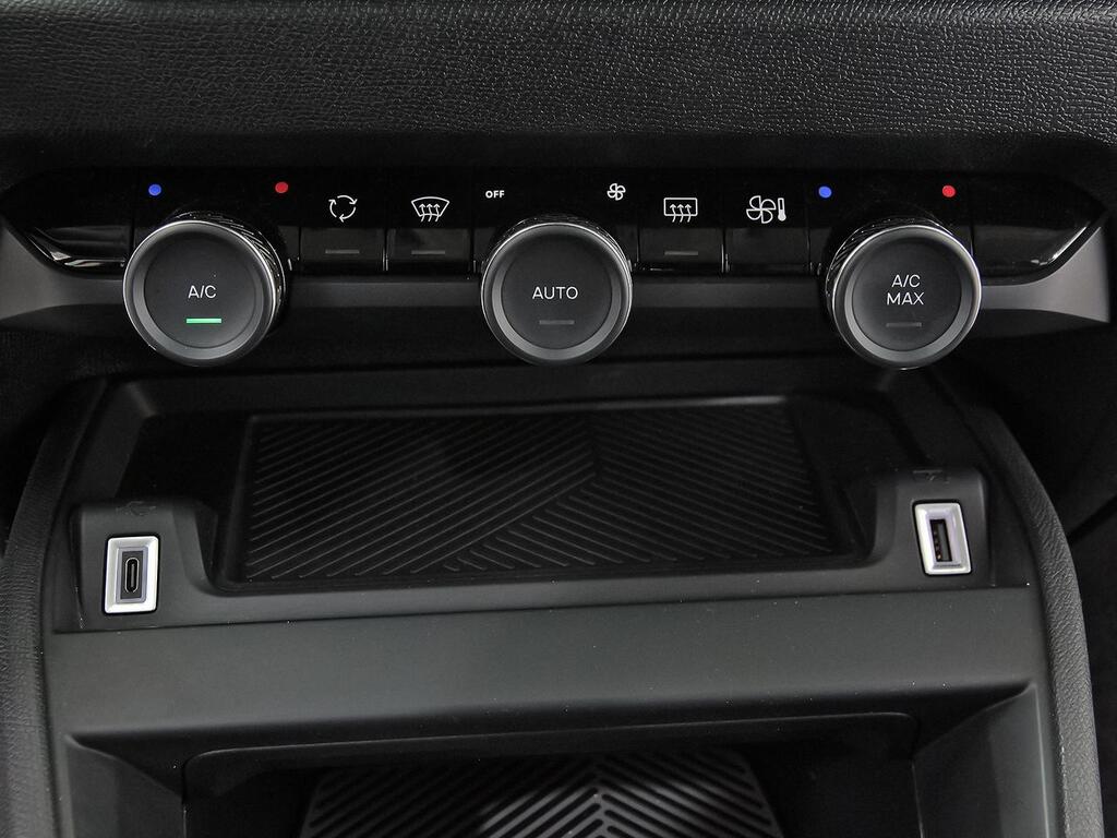 Citroën C4 X Hybrid 136 e-DCS6 Plus 32