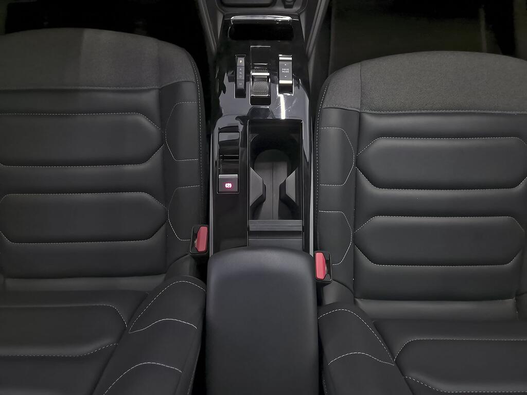 Citroën C4 PureTech 130 S&S 6v Shine 28