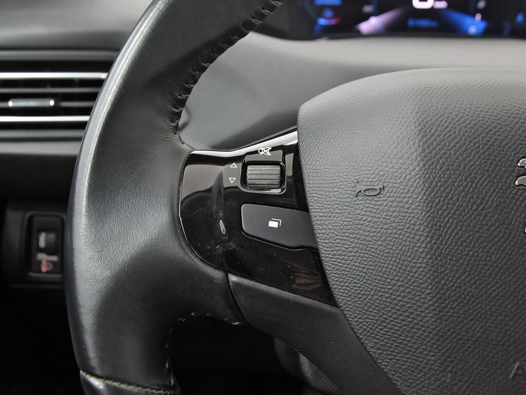 Peugeot 308 5p Active Pack BlueHDi 130 S&S 17