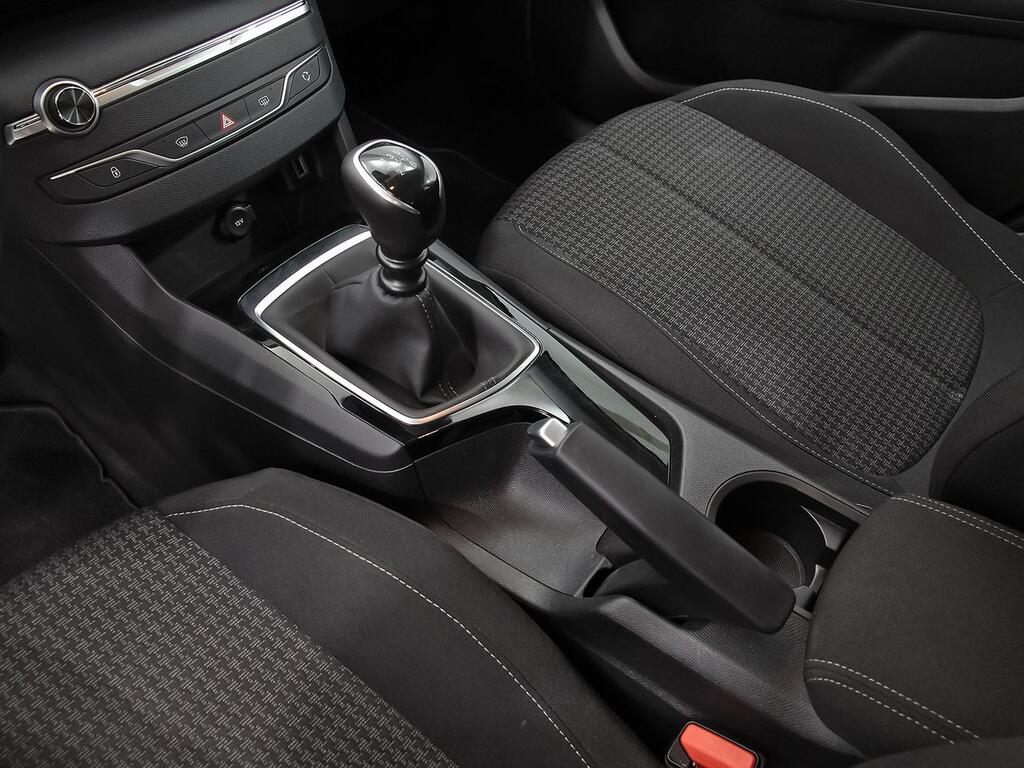 Peugeot 308 5p Active Pack BlueHDi 130 S&S 26