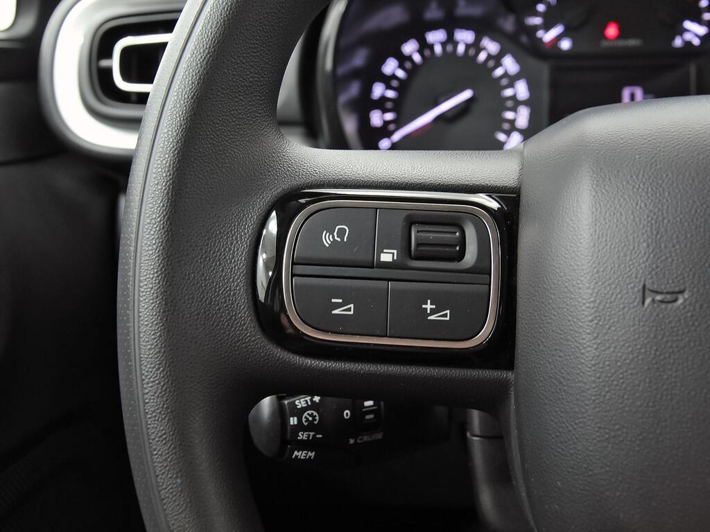 Citroën C3 PureTech 60KW (83CV) Shine 18