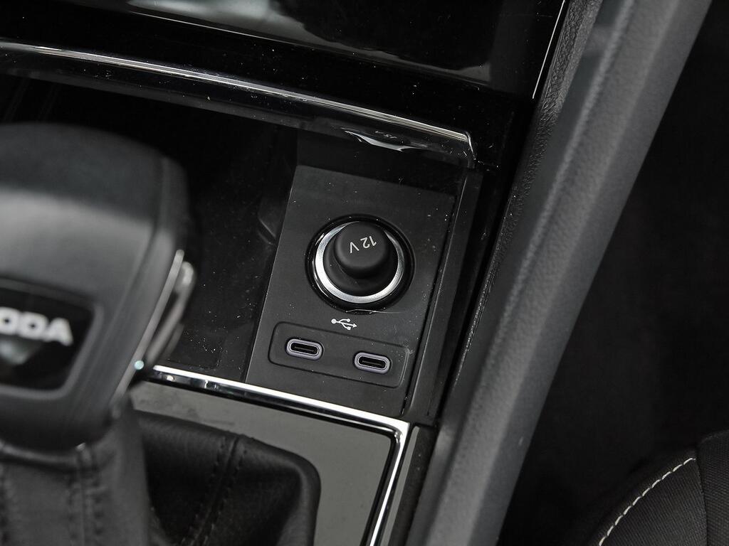 Skoda Karoq 1.5 TSI 110kW (150CV) DSG ACT Design 31