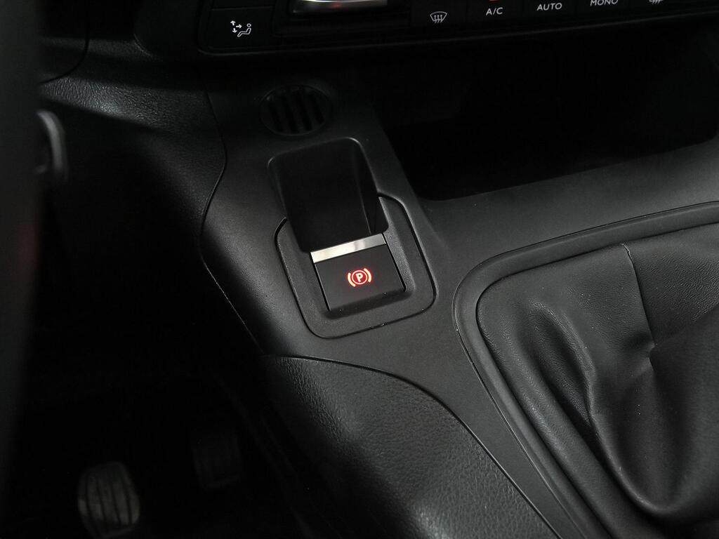 Citroën Berlingo Talla M BlueHDi 100 S&S SHINE 27
