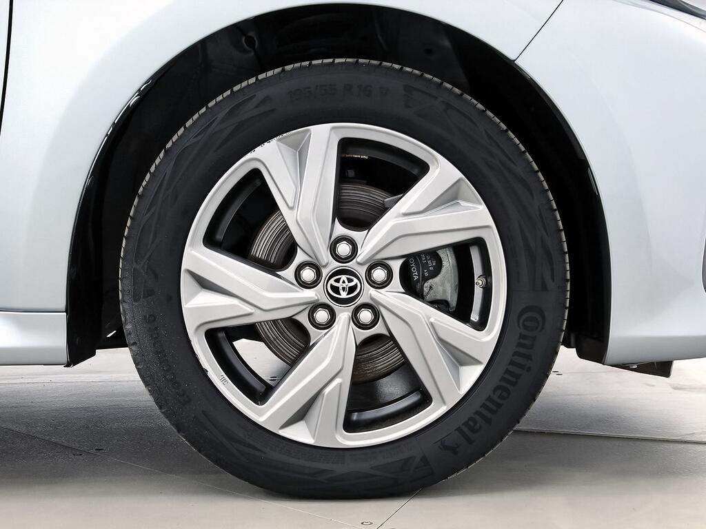 Toyota Yaris 1.5 120H Active Plus 8