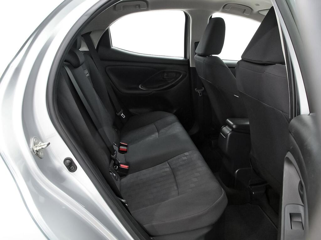 Toyota Yaris 1.5 120H Active Plus 6