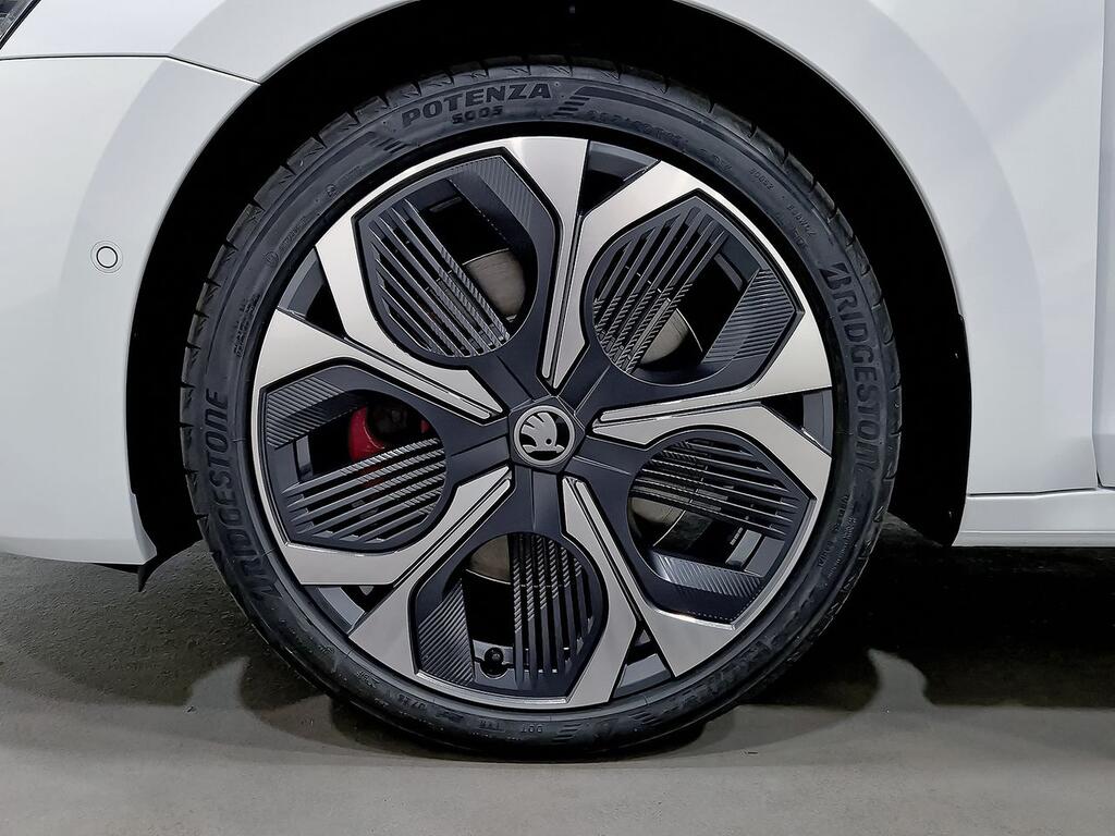 Skoda Octavia 2.0 TSI 195 kW (265CV) DSG RS 8